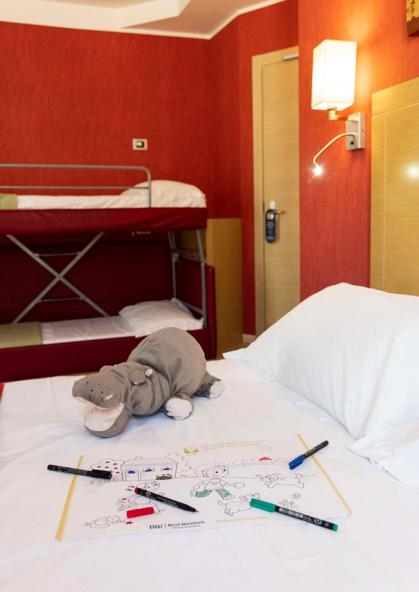 Best Western Porto Antico Genoa Bagian luar foto
